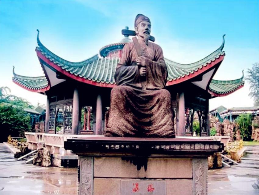 哪些人可以成为孟子口中的大丈夫,孟子中的理想人格