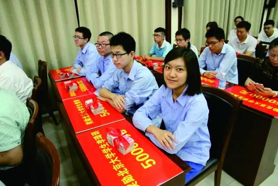 2022邯郸市第一中学本科率,邯郸中学2020年排名