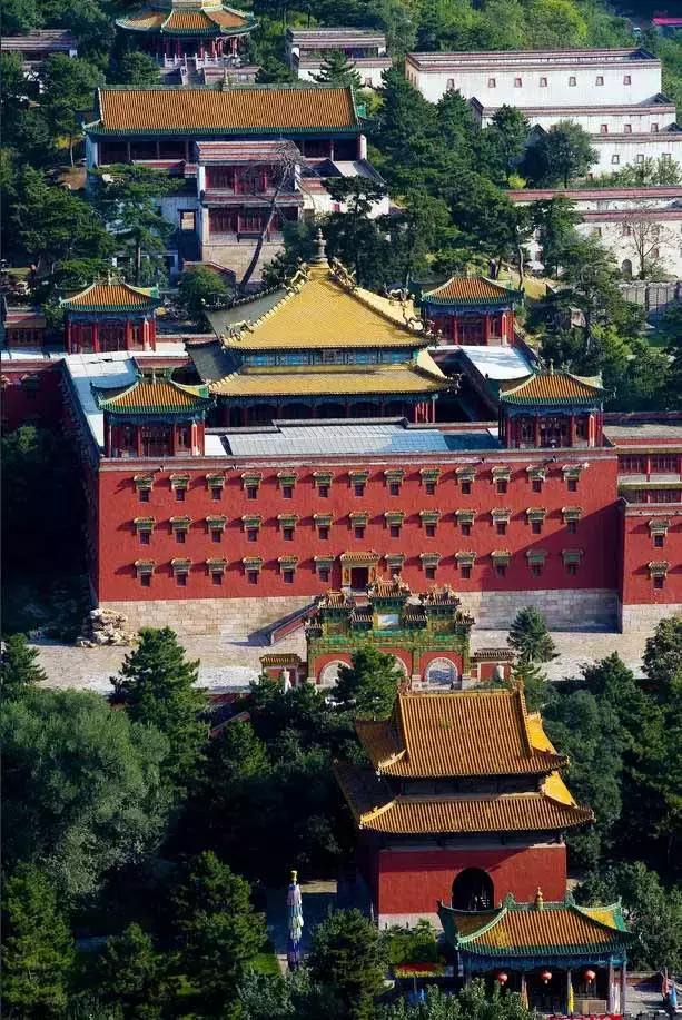 中国园林的诗情画意之美,虽由人作宛自天开的造园理念