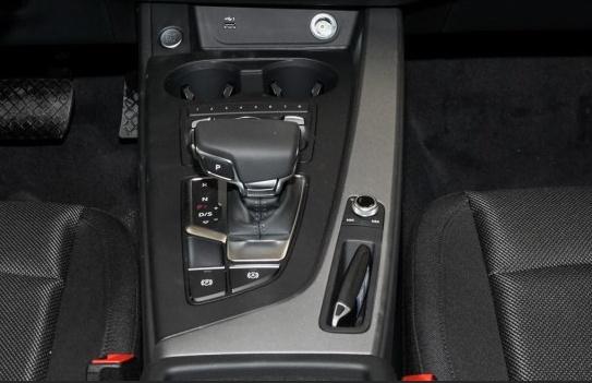 2019款奥迪a4l提车作业,奥迪a4l2021款车主试驾