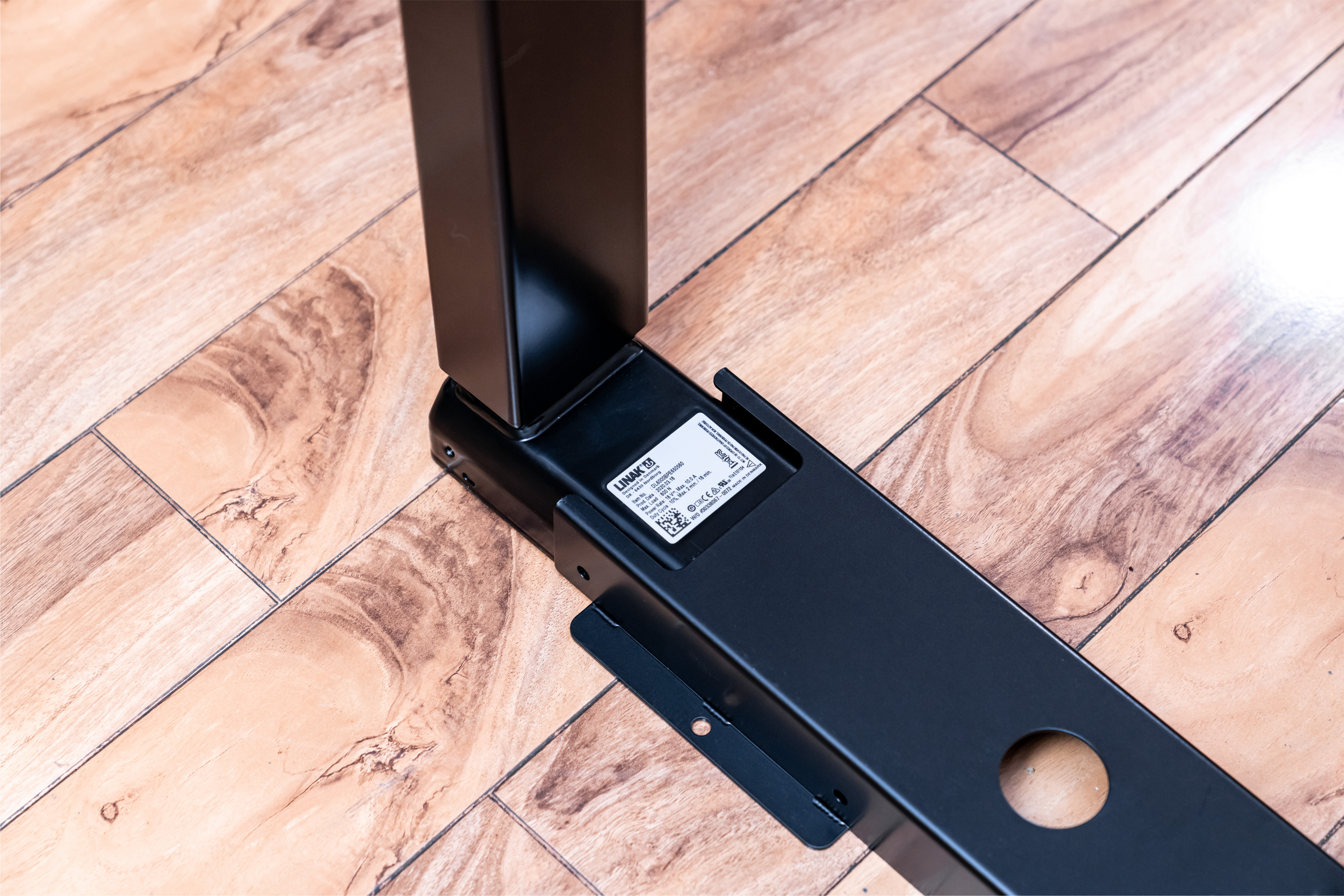 怎样买电动升降桌划算,电动升降桌如何选板材