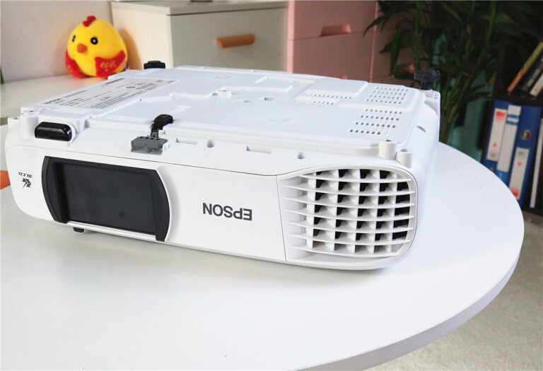 爱普生tw650对比tw5700tx,爱普生投影仪ch-tw650怎么调大小