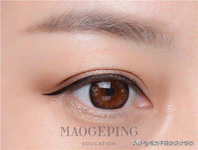 新手化妆秋冬氛围感眼妆,美妆小白也能轻松驾驭的眼妆教程