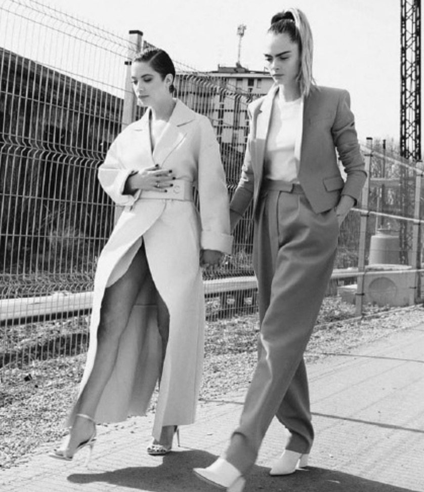 甜!英国贵族超模爱上美国女演员,机场热吻,狂撒狗粮