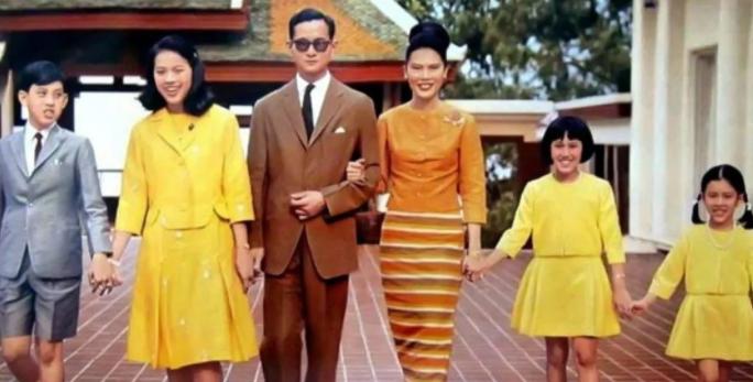 诗丽吉是否后悔出轨,诗丽吉王后出轨后国王如何惩罚