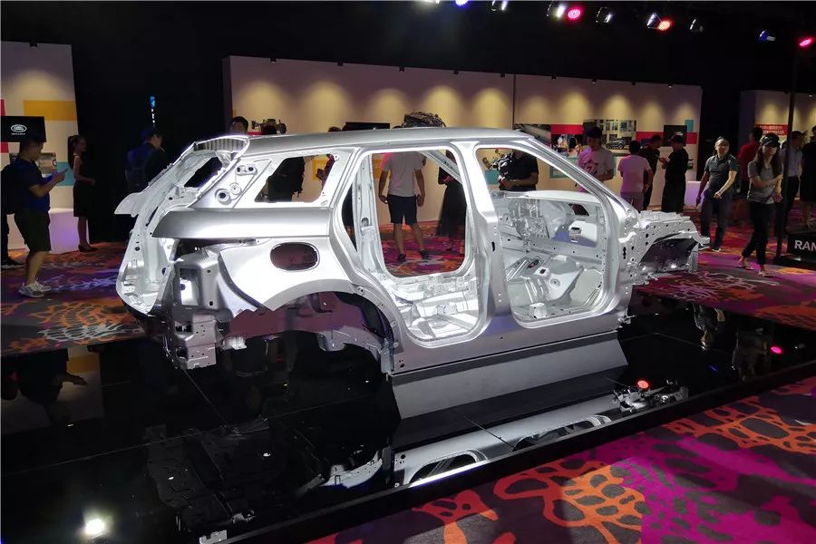 路虎最新款25万左右揽胜极光,新款路虎揽胜极光图片及报价