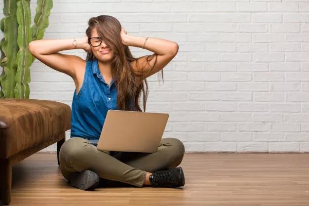 生理期瑜伽初练,女性黄体期练什么瑜伽