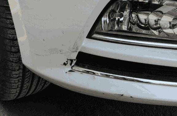 别人刮到你的车逃逸咋办？这3招任用其一，对方就得马上赶回来