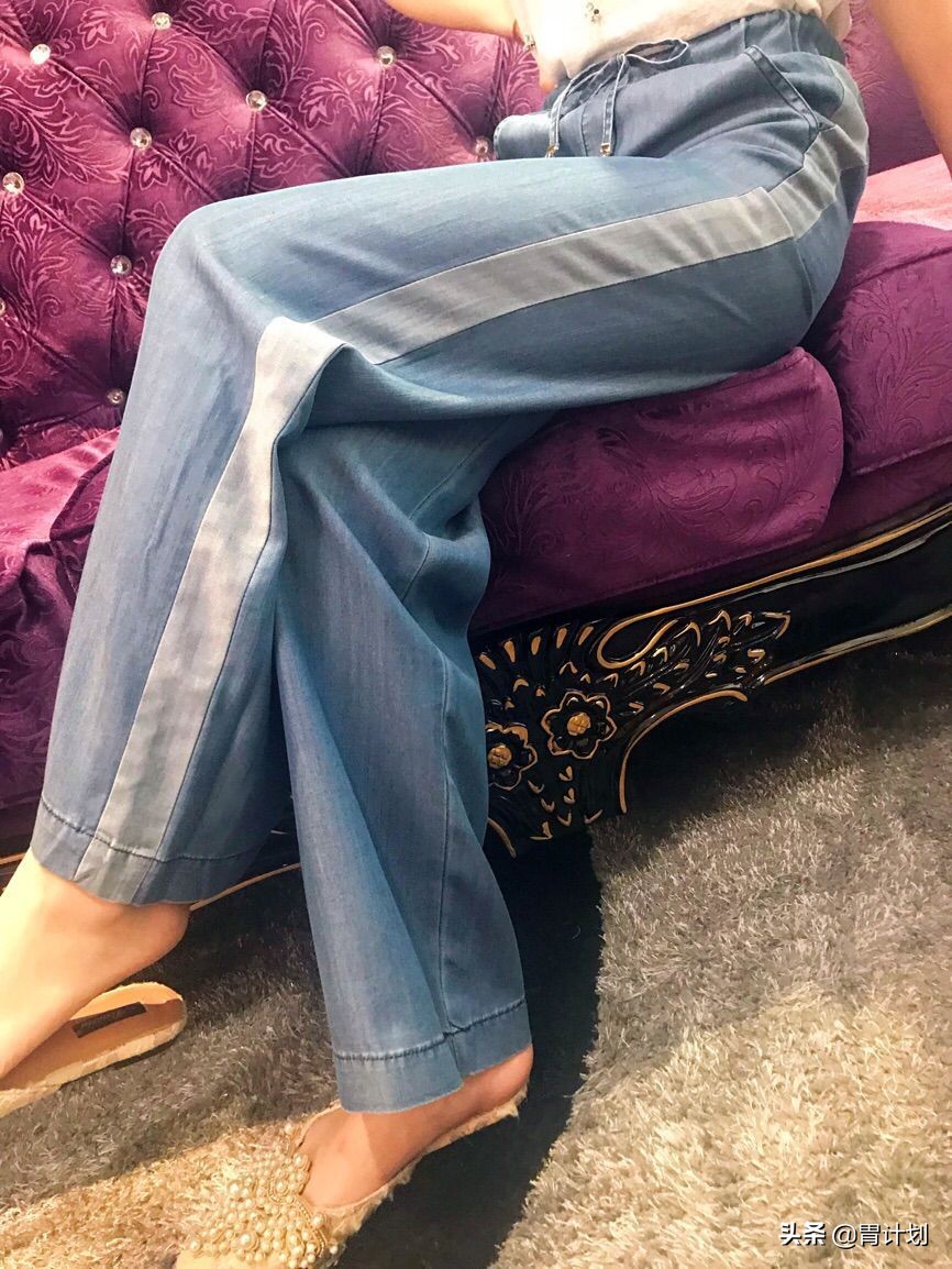 夏季你需要一条与众不同的裤子:天丝牛仔裤!轻薄透气清爽又有型