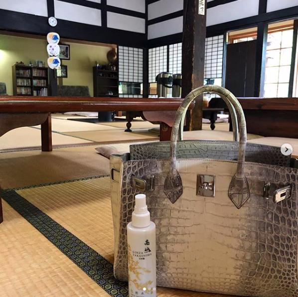 日本微商炫富，年花64万租酒店放包包：有钱人生活就这么朴实无华