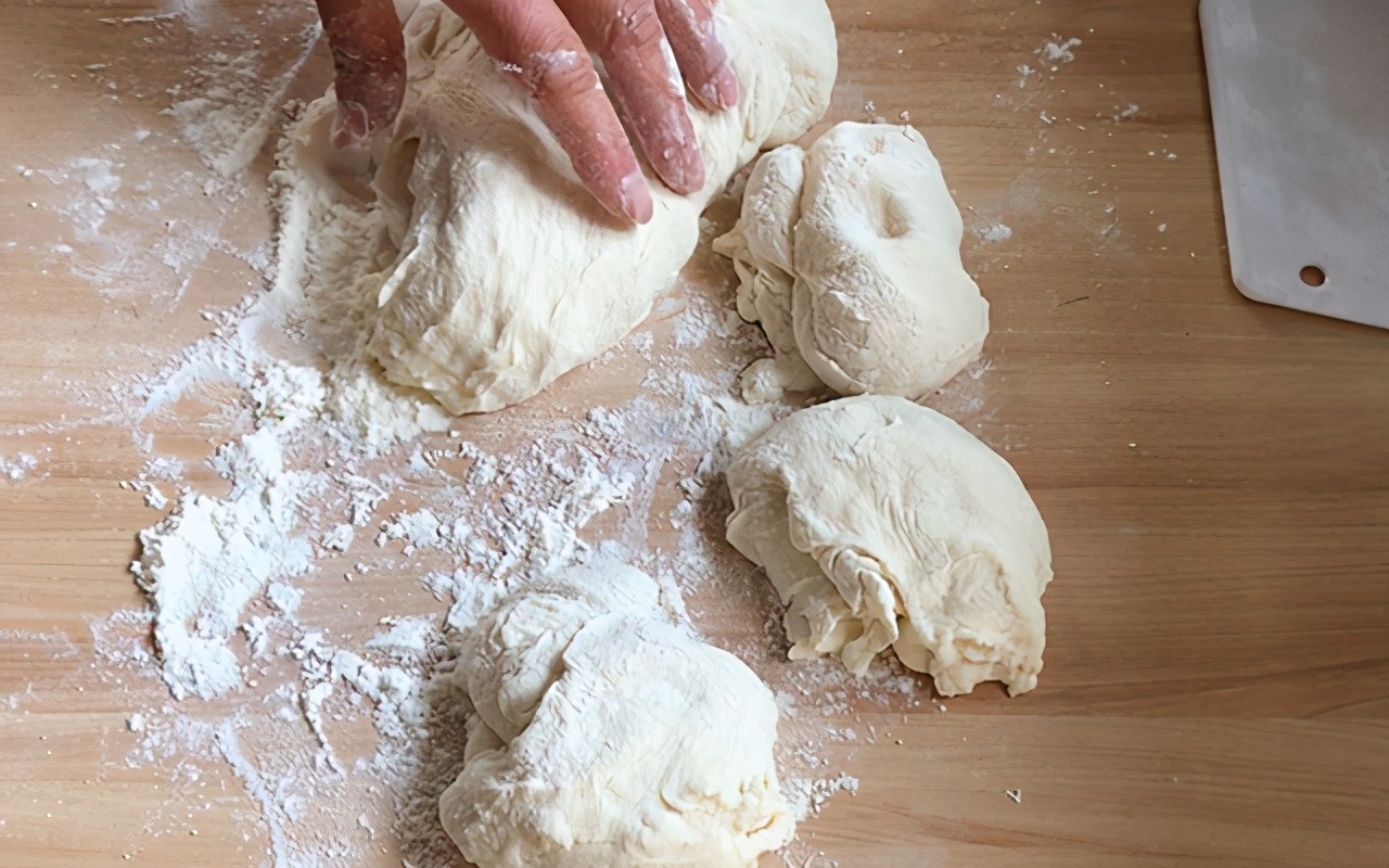 如何做好吃的面食发面饼,过年在家做馒头