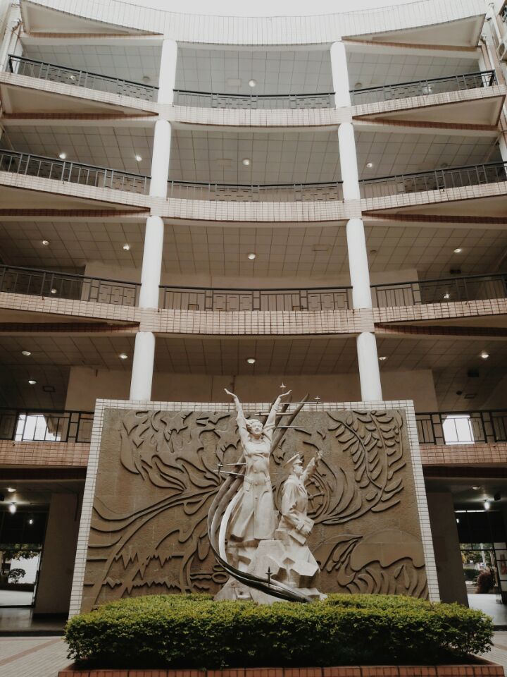 成都医学院护理专业哪个区,成都医学院附属护士学校录取分数