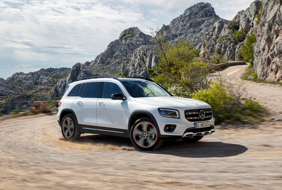 1.3t奔驰发动机的车有哪些,奔驰1.3t发动机是三缸还是四缸的