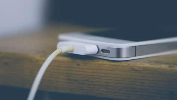 手机充电断断续续维修,手机充电寿命短了怎么办