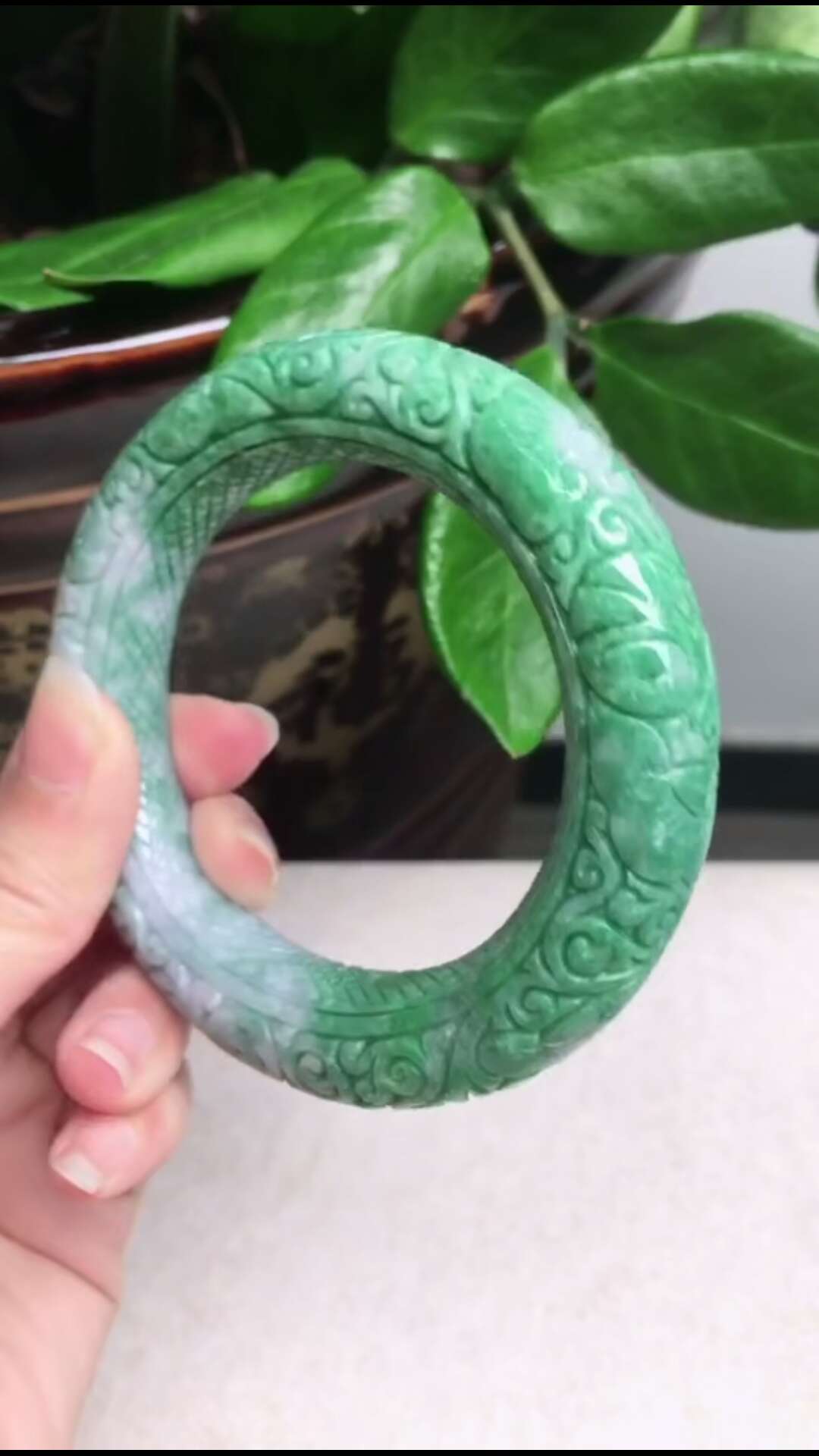 5000元糯种翡翠手镯,5000可以买到什么翡翠手镯