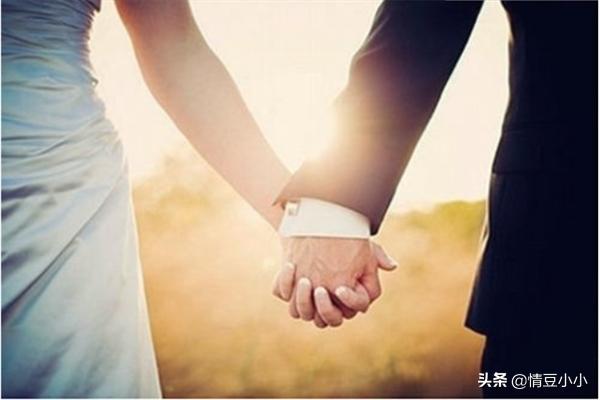 两*交性**往，男友还跟前任女友“借钱”，现任怎么做才能打败前任？