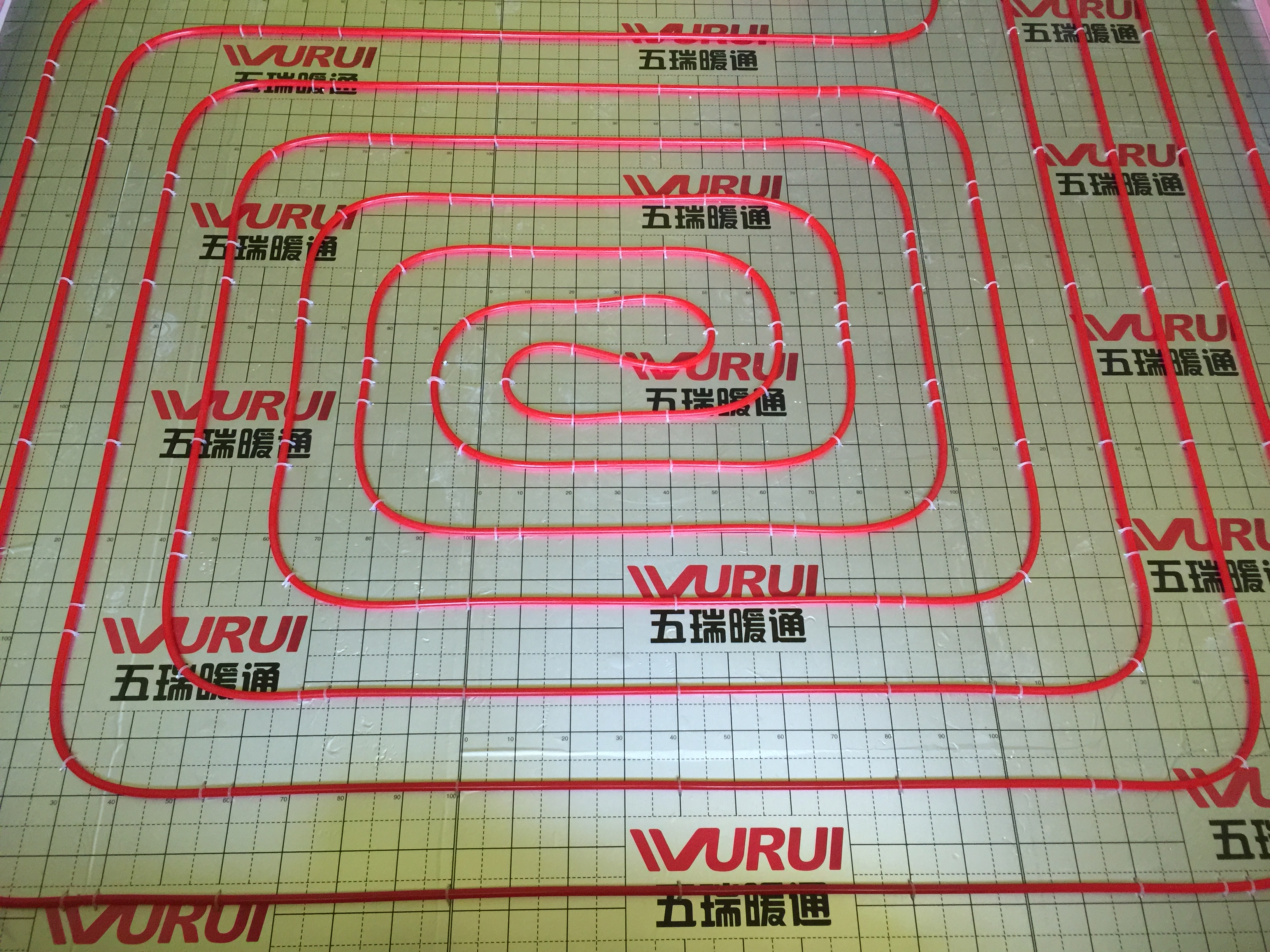 这两年很冷,装上手机WIFI控制的林内暖气采暖,孩子老人巴适惨了