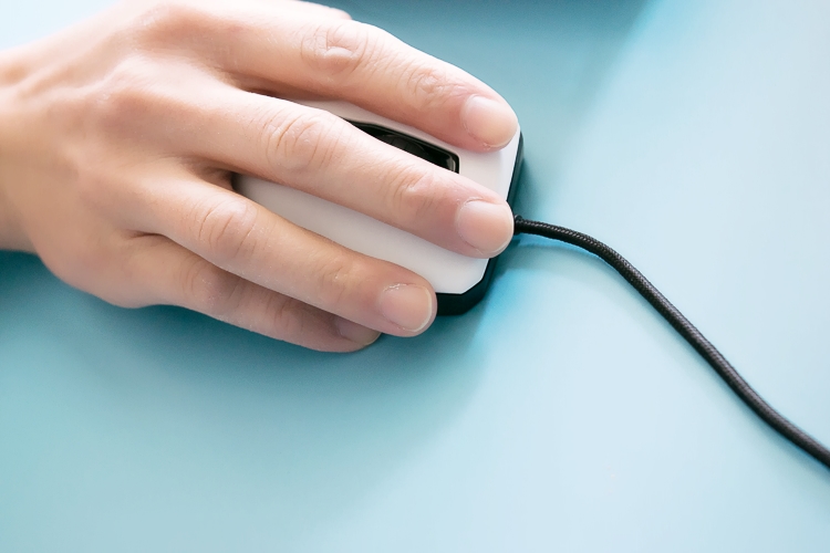 冰豹鼠标老是按到dpi,游戏电竞鼠标推荐酷炫rgb冰蓝