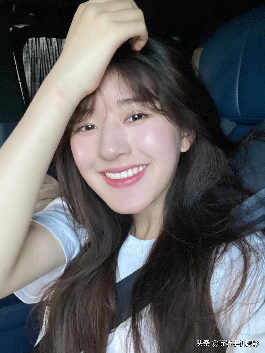 拍照不会笑表情不自然,拍照表情不自然后期能修么