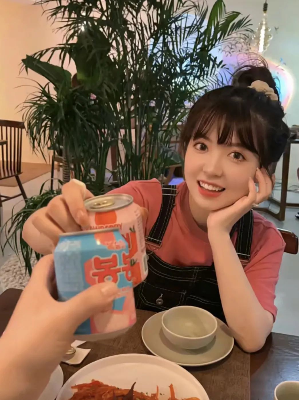 女生都是用美颜相机拍照吗,女生用美颜拍照好看吗