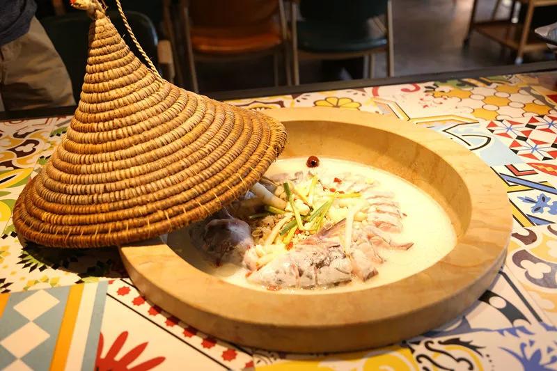 云南蒸汽石锅鱼你吃过吗,云南养生蒸汽石锅鱼