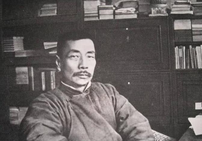 鲁迅与香烟：只吸彩凤牌廉价烟，一生烟不离手，想戒戒不掉