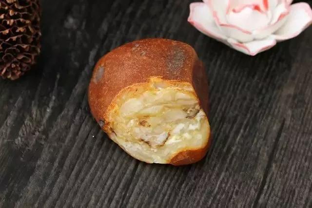 一刀穷两刀富原石,一刀穷一刀富翡翠原石开出帝王绿