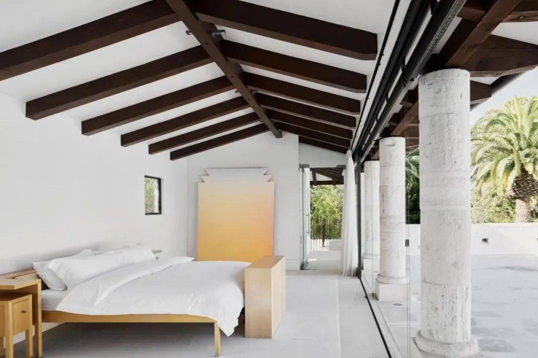 这个华人在美国被称作华人食神,80岁喜得子,老婆是美女还是硕士