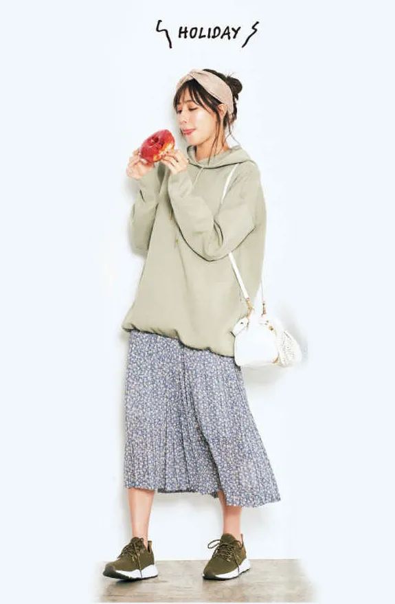 一条花裙怎么开启浪漫春天,用一条花裙子开启浪漫春天