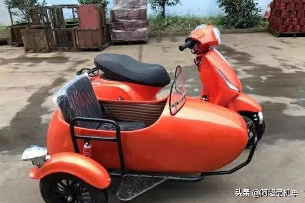 售价9800元,环爵HJ125边三轮,无级变速采用主流风格!