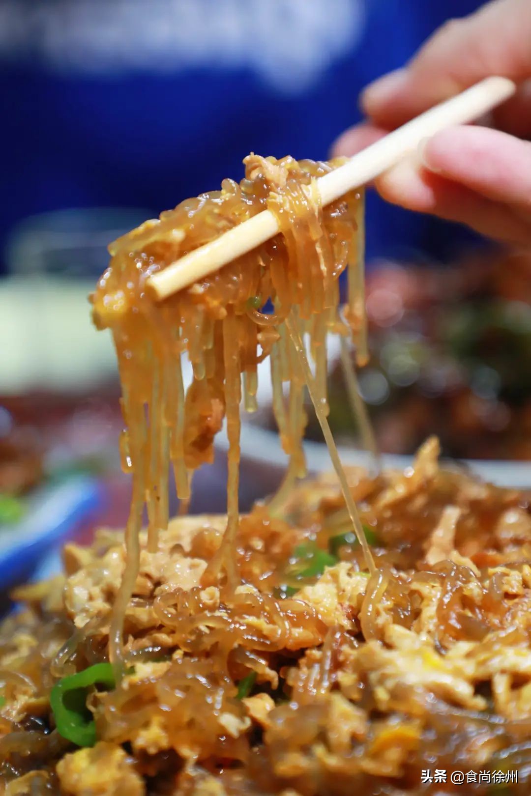 很多人从这家夫妻馆子认识徐州菜，芝麻鸡、沸腾鱼爆辣爆好吃