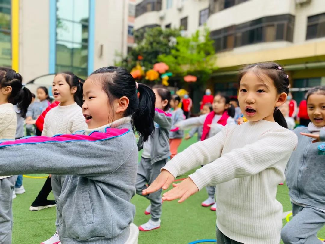 幼儿园足球嘉年华足球比赛视频,幼儿园足球主题游园活动