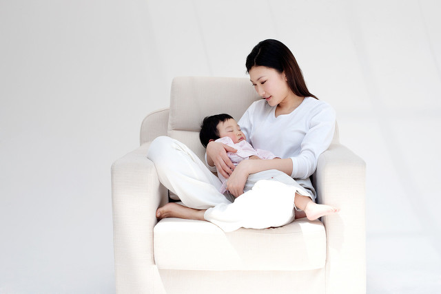 宝宝睡眠日夜颠倒如何调整,宝宝睡眠一直日夜颠倒