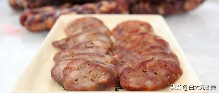 冬季香肠的做法最佳配方,年关将至熏腊肉灌香肠
