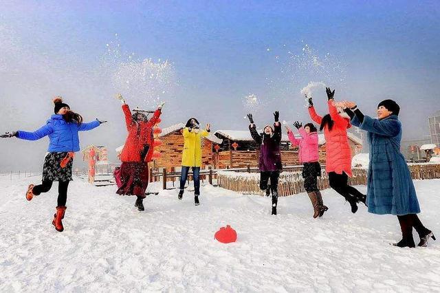 官方回应雪乡15元烤肠明码标价,郭亮村明码标价