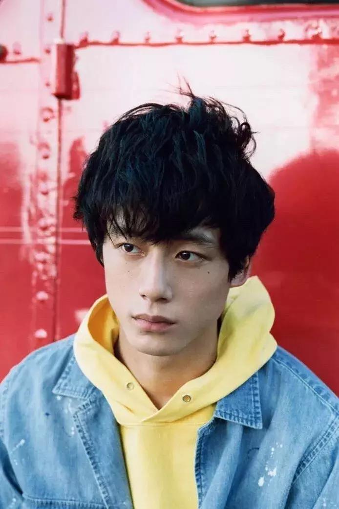 夏天清新感,来自这位日本“第一盐系男”