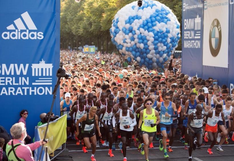 跑狐周记｜男子从*疆新**漂流到北冰洋英国壮汉拉1.8吨汽车跑马