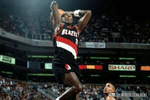 92年的梦一队和08年梦八队,你认为哪一届最强?