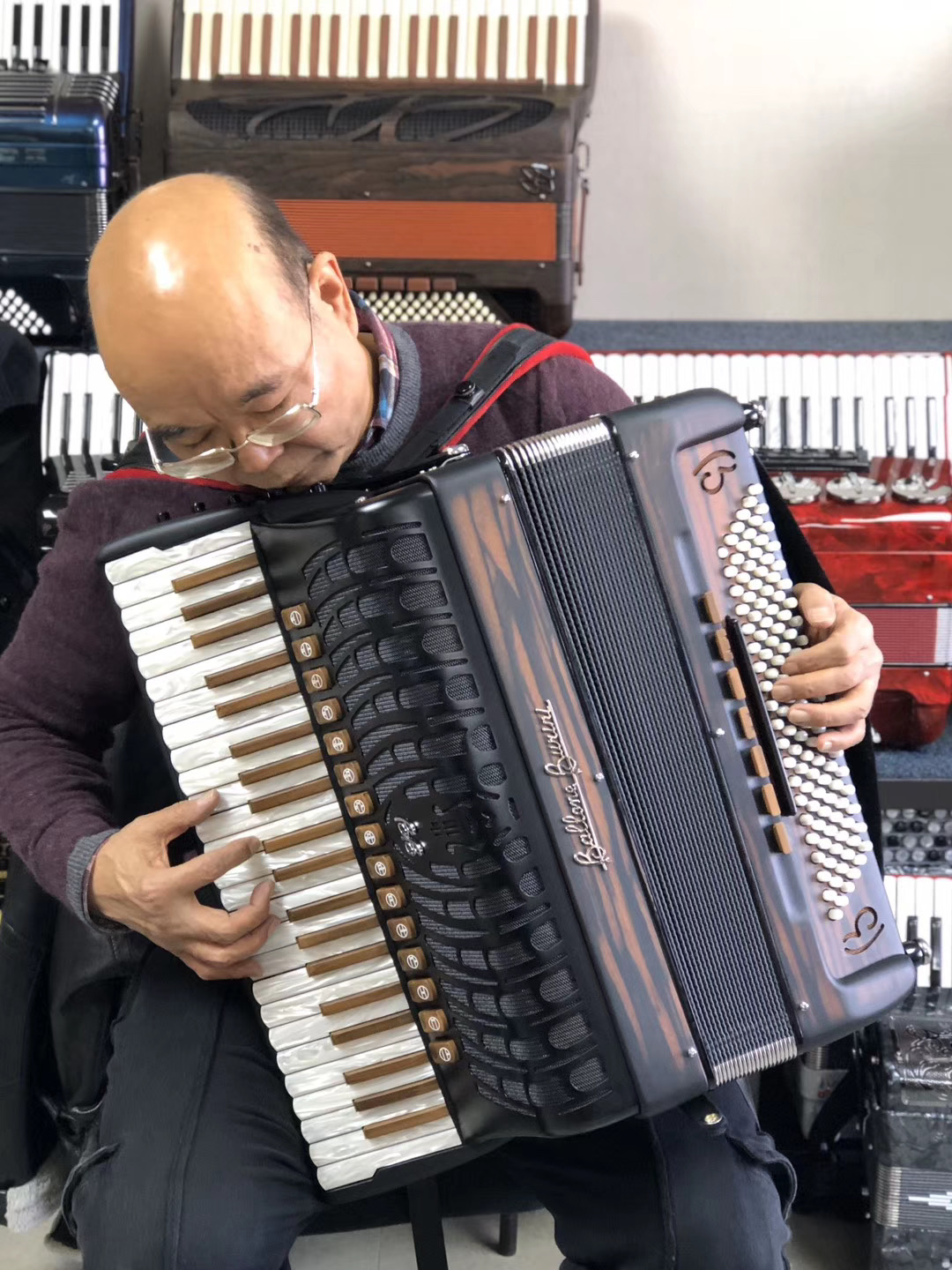 隋捷：自由低音双系统手风琴使用中的问题与简单维护