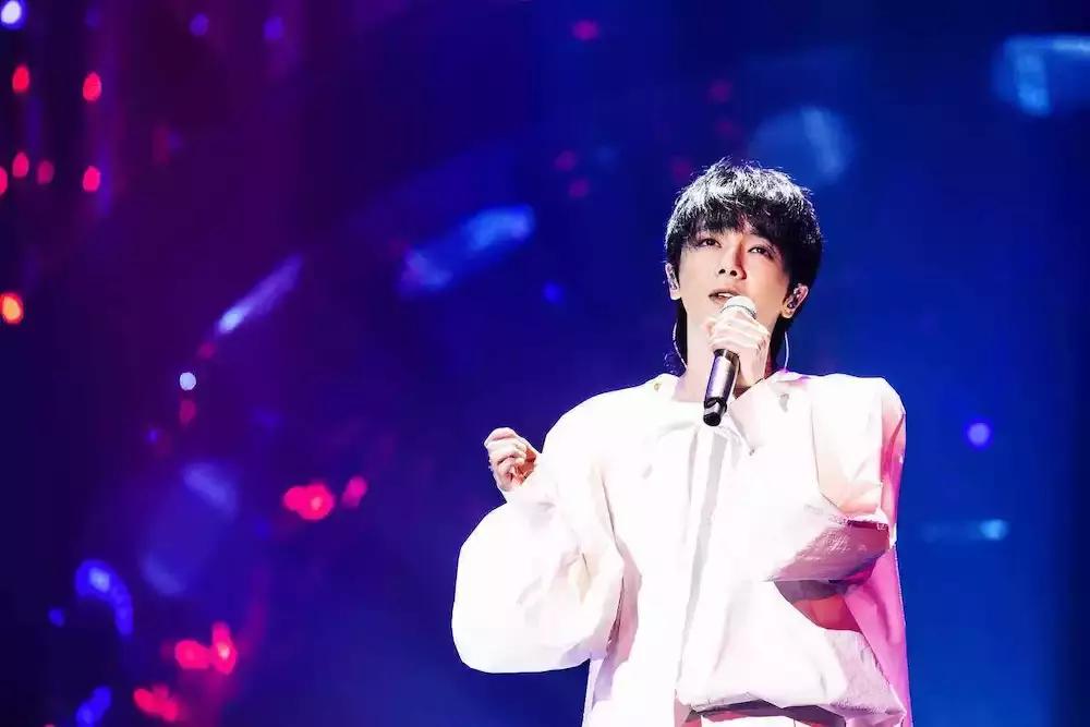 唱歌跑调怎么快速学会一首歌,唱歌跑调的正确手法