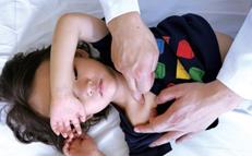 宝宝打嗝按哪个穴位止嗝,新生儿打嗝的推拿穴位