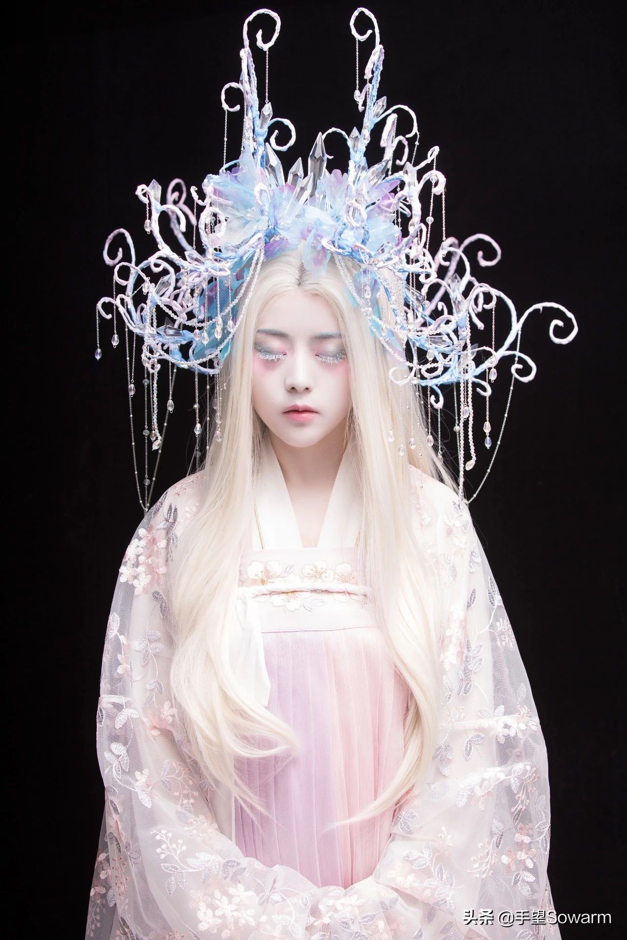 95后小姐姐用捡来的易拉罐做凤冠,手工diy古风凤冠教程易拉罐