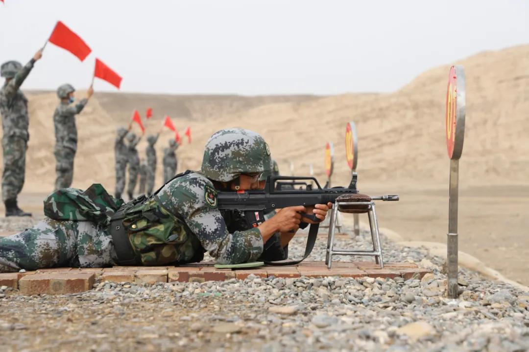 仰卧起坐4213个，单杠卷身上604个……*疆新**军区的兵，真牛