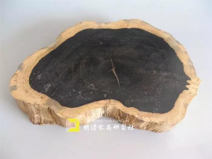 阴沉木属于沉香木吗,阴沉木属于檀香类吗