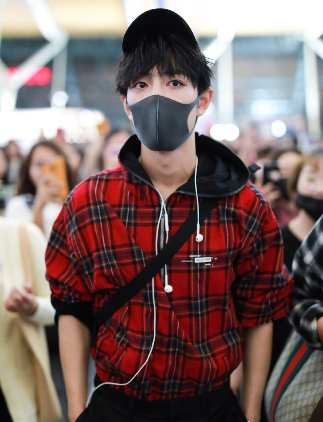 肖战刘雯,刘雯时尚街拍高清图片2017