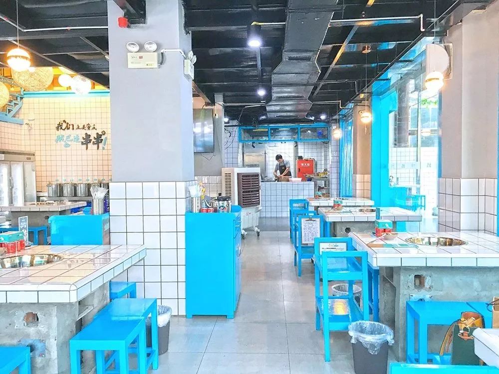 重庆的串串凭着份量实在的资格串味儿在南充开业至今打卡到上瘾!