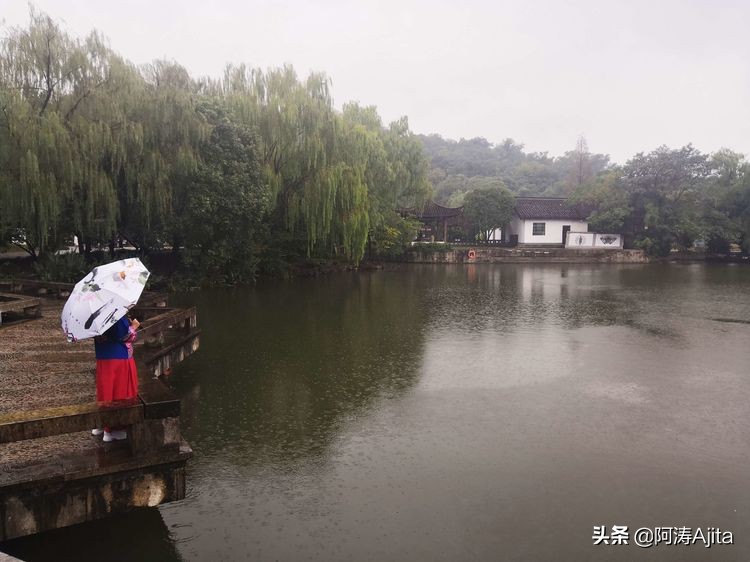 勿谓湖小，天在其中：绍兴东湖