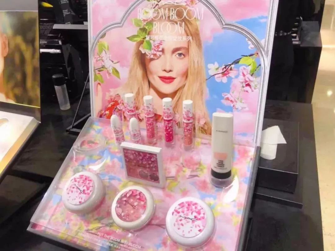 omg商品打折,omg网红街母亲节活动