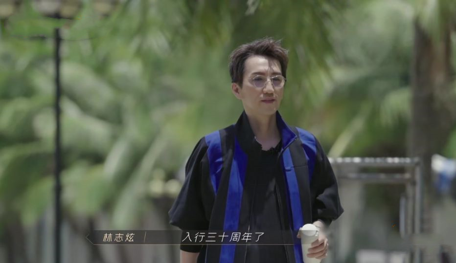 专辑张张大卖，事业一路高歌，这是我们忘掉他风流史的理由？