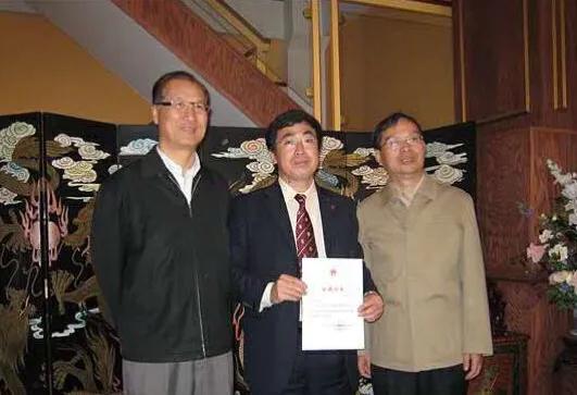 掌上乾坤指间生花世界级艺术家-贾同辉的“指墨”风釆